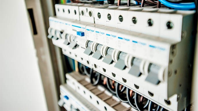 Mantenimiento de baja tensión: cómo funciona un interruptor magnetotérmico y por qué es clave 5 Mantenimiento de baja tensión